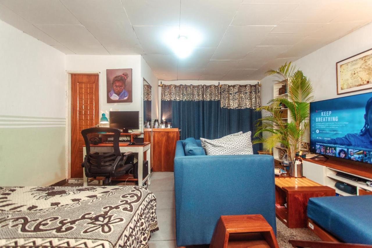 Palm Springs Bed & Breakfast Bed & Breakfast Limbe Exterior photo